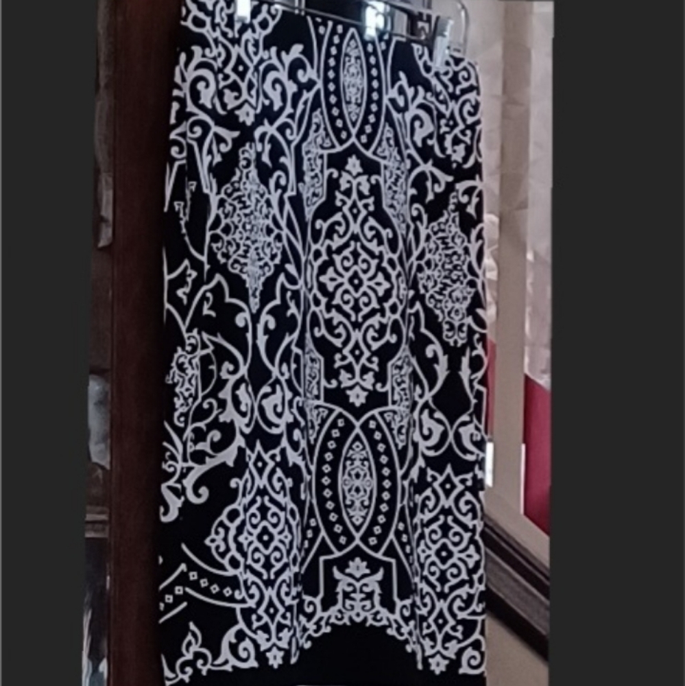 White House Black Market Skirt